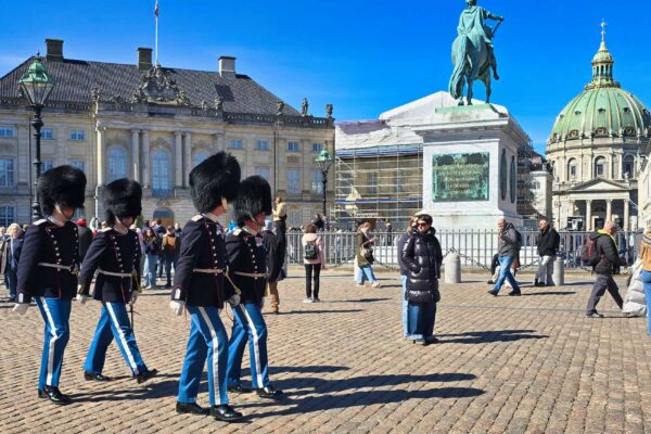 HA (647) Kopenhagen, Wachablöse Amalienborg