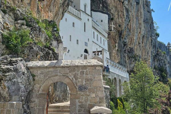 MO (563) Kloster Ostrog_web